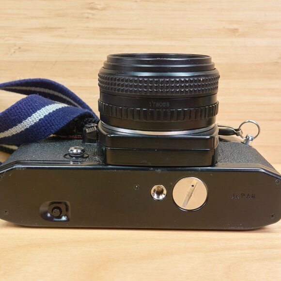 Ricoh KR-5 Super Film Camera / 35mm SLR / Rikenon 50mm f/2 Lens / Made in Japan - Picture 7 of 8